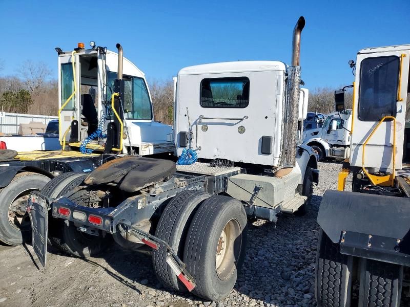 2021 Peterbilt 567 Semi Truck