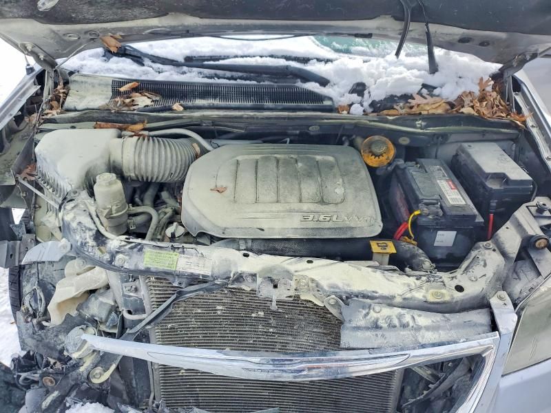 2014 Chrysler Town & Country s