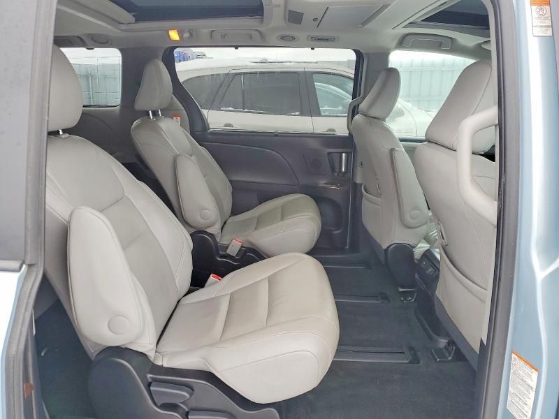 2015 Toyota Sienna xle