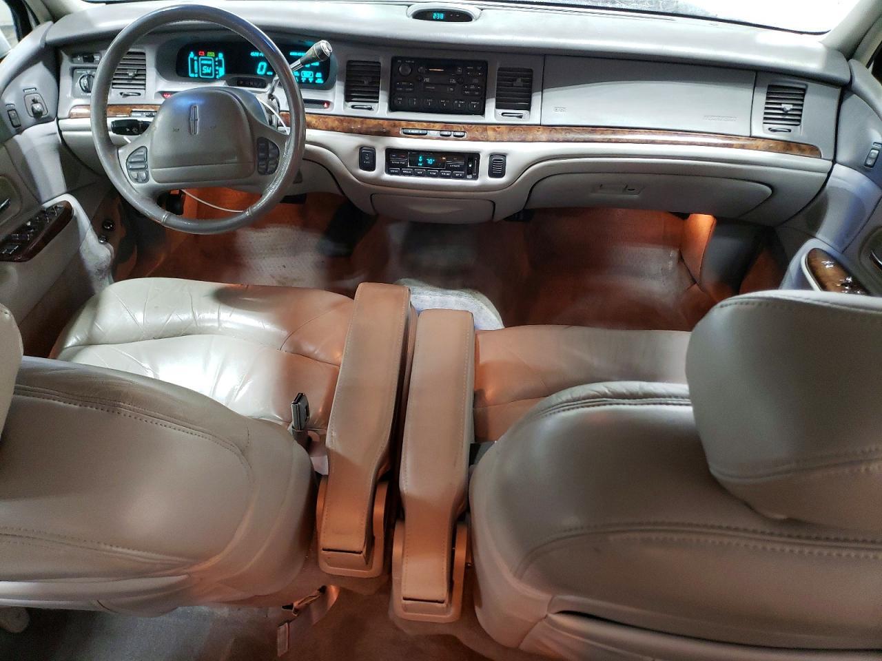 1997 Lincoln Town car Signature