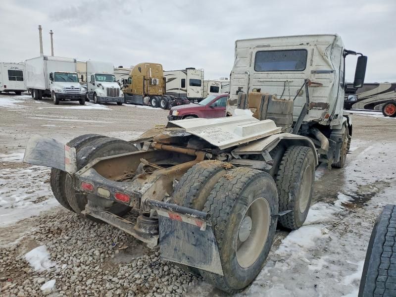 2006 Volvo VN VNL-Semi Truck