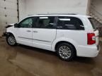 2015 Chrysler Town & Country Touring l