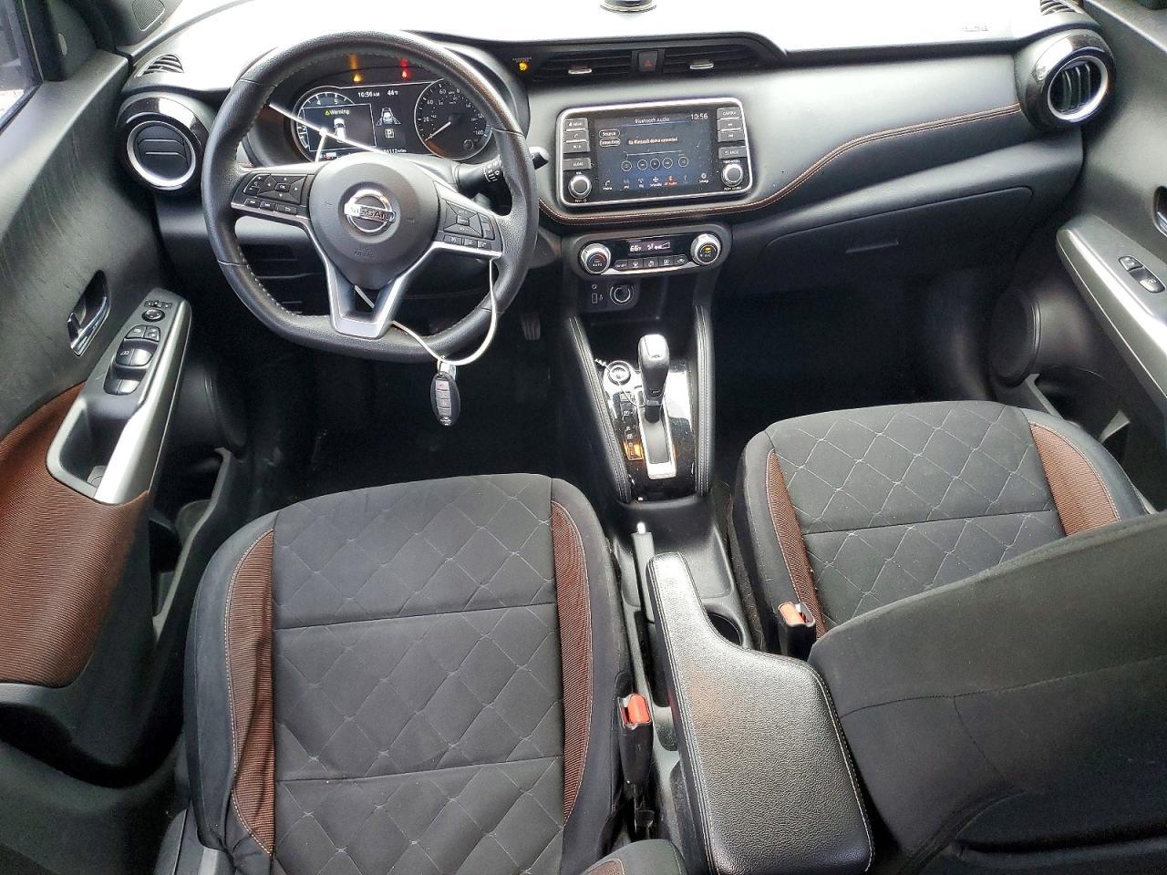 2020 Nissan Kicks sr