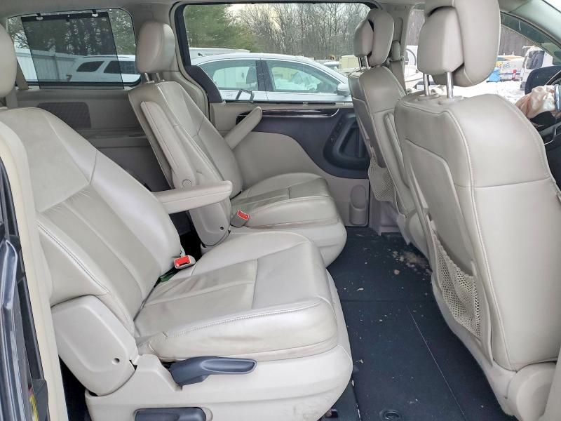 2011 Chrysler Town & Country Limited