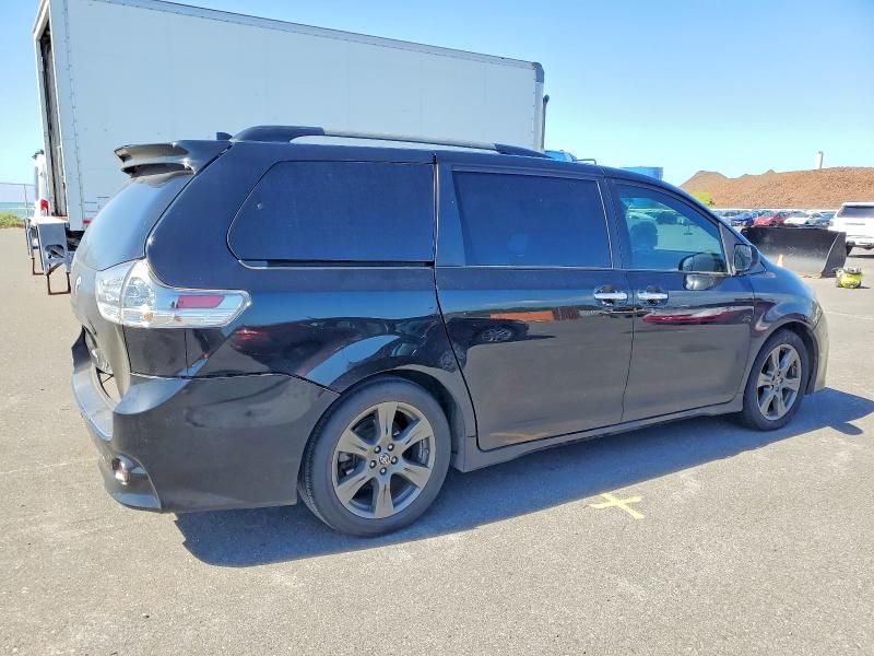 2020 Toyota Sienna se