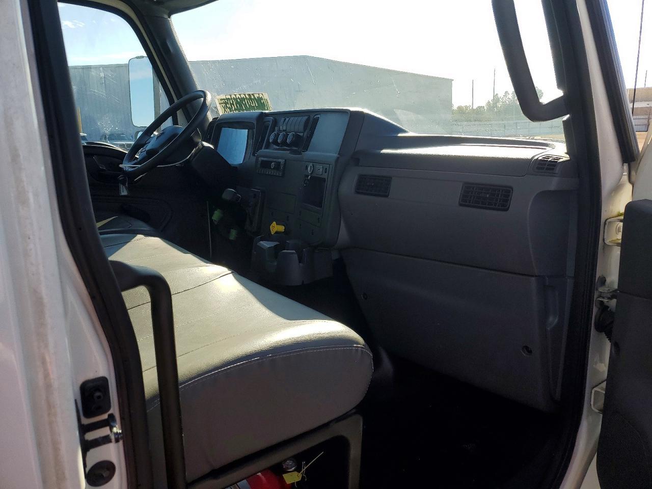 2024 International MV607 BOX Truck
