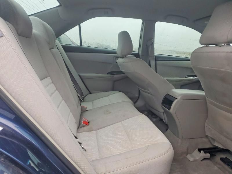 2016 Toyota Camry le