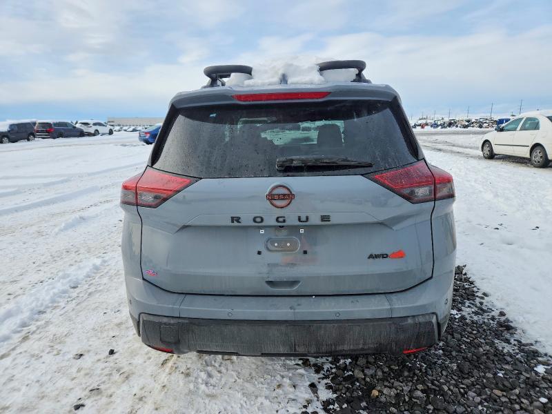 2025 Nissan Rogue sv