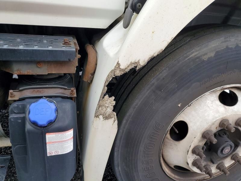 2017 Hino 268 BOX Truck