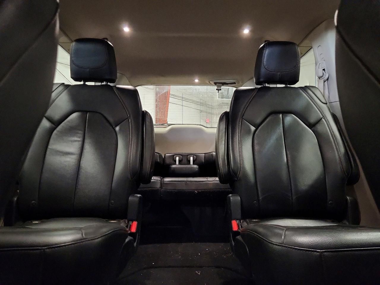 2017 Chrysler Pacifica Touring l