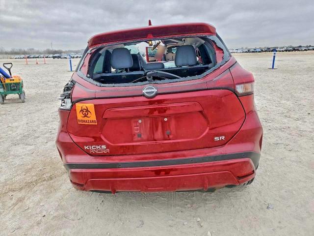 2023 Nissan Kicks sr