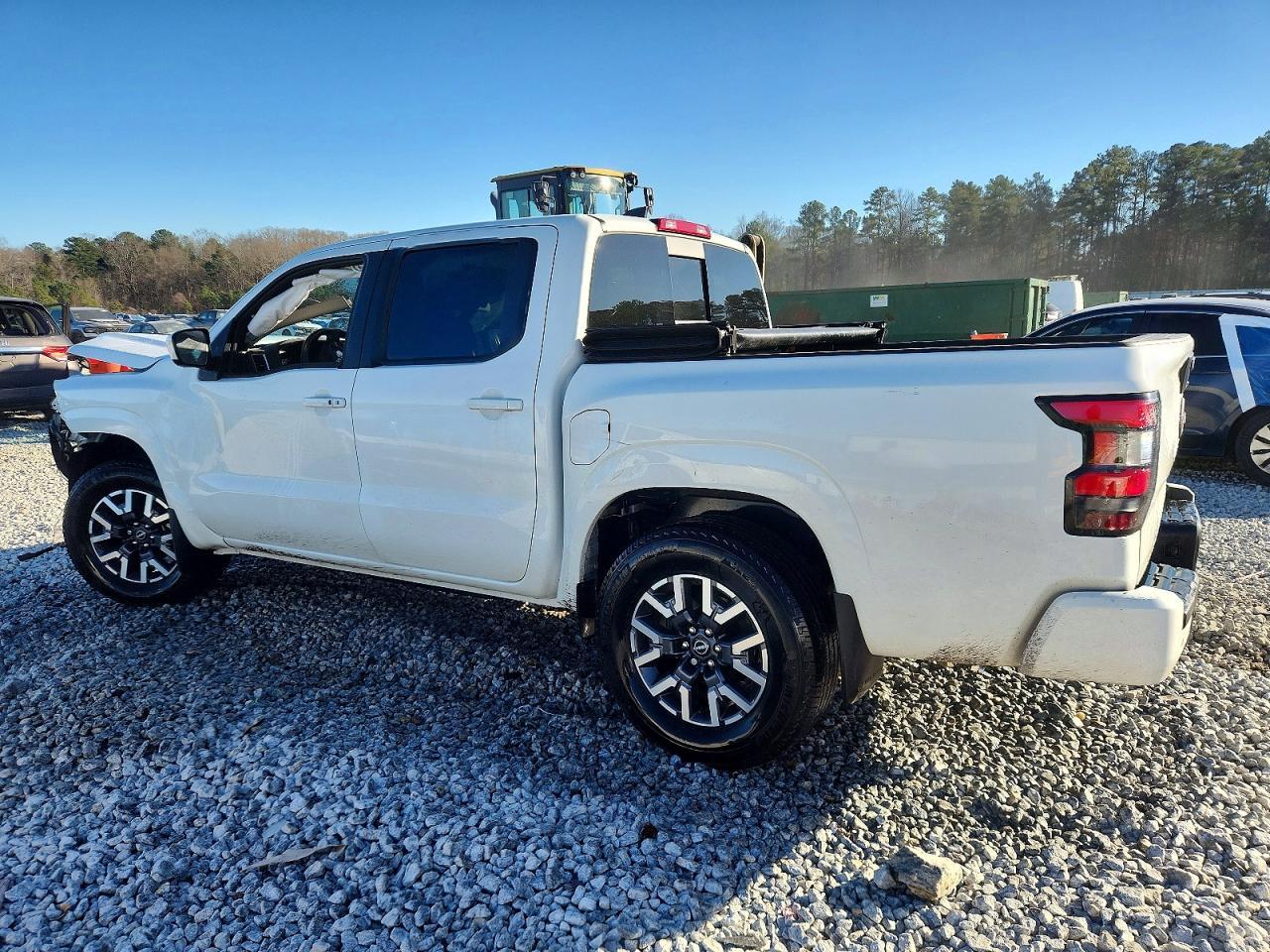 2024 Nissan Frontier SL