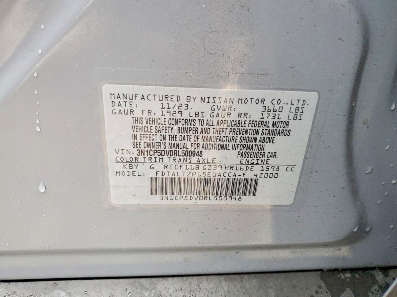 2024 Nissan Kicks sr