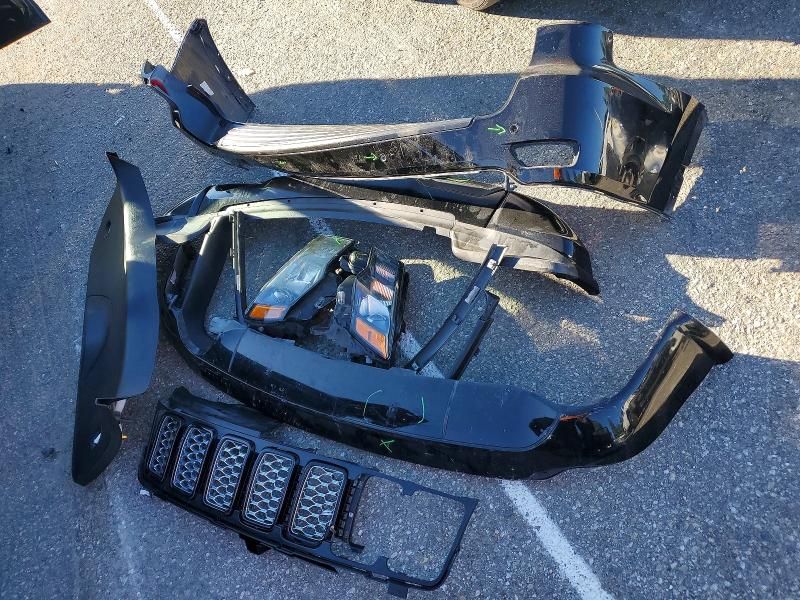 2019 Jeep Grand Cherokee Laredo