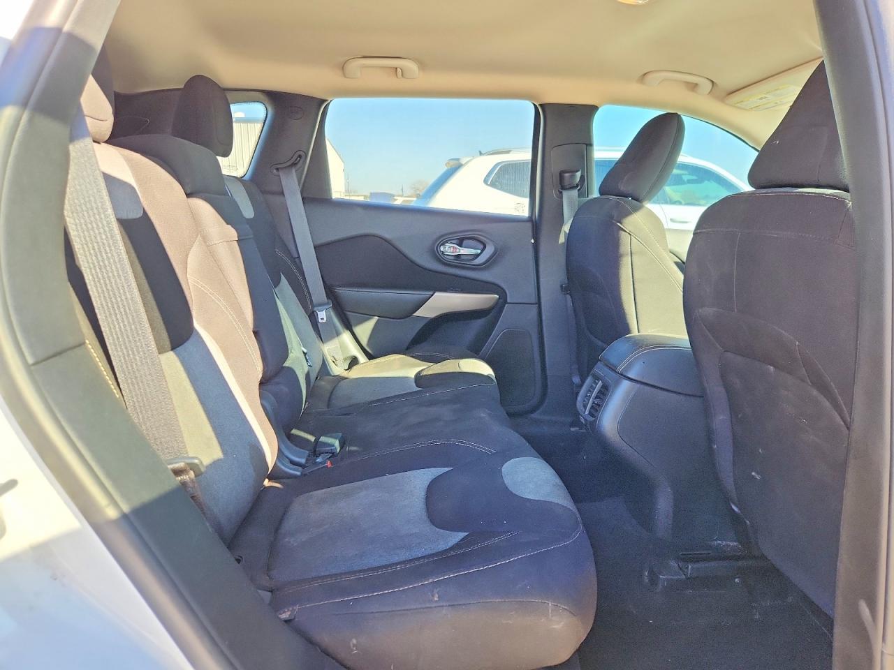 2017 Jeep Cherokee Sport
