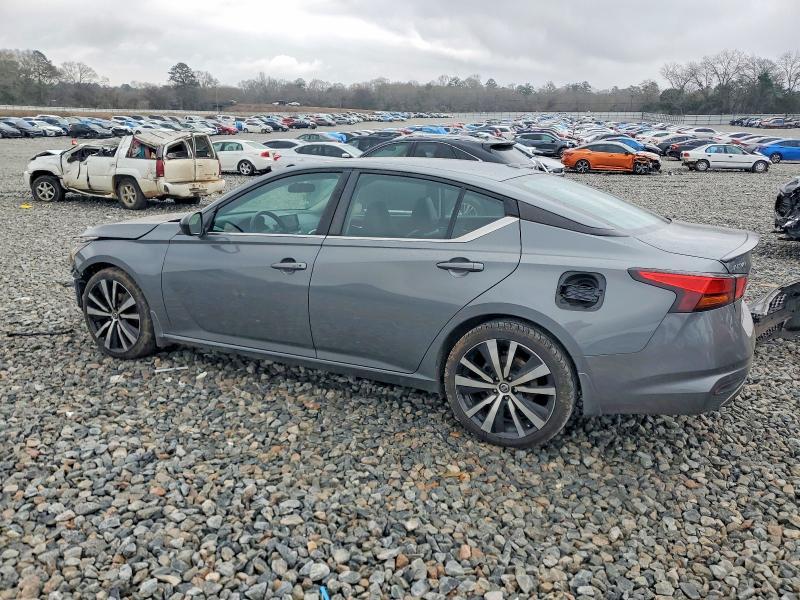 2020 Nissan Altima sr