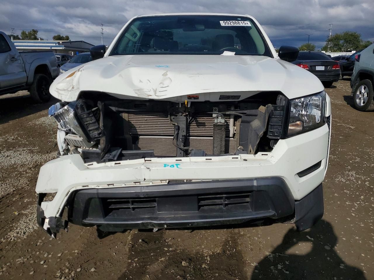 2022 Nissan Frontier s