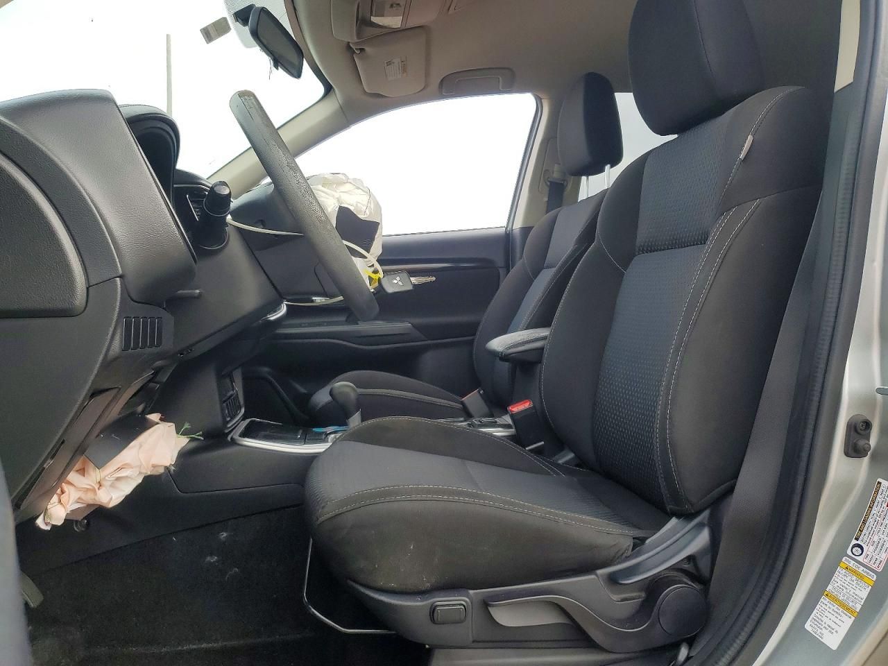 2020 Mitsubishi Outlander es