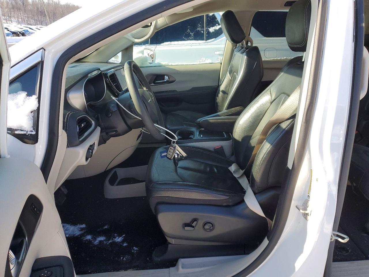 2022 Chrysler Pacifica Touring l