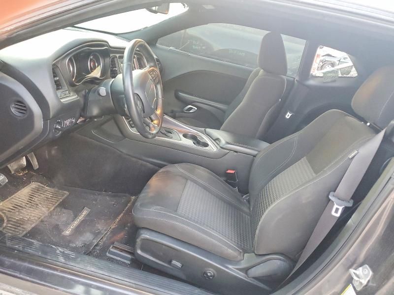 2016 Dodge Challenger sxt