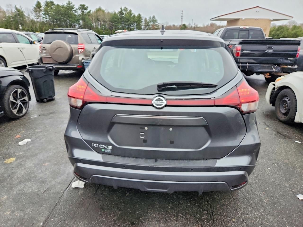 2021 Nissan Kicks s