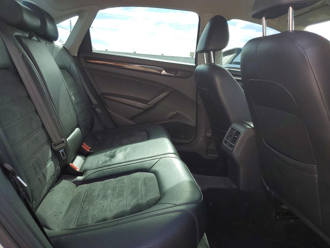 2015 Volkswagen Passat sel