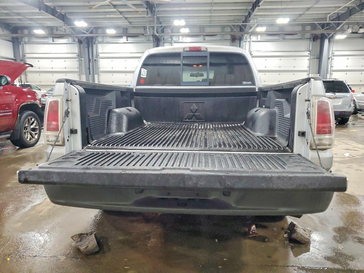 2006 Mitsubishi Raider Durocross