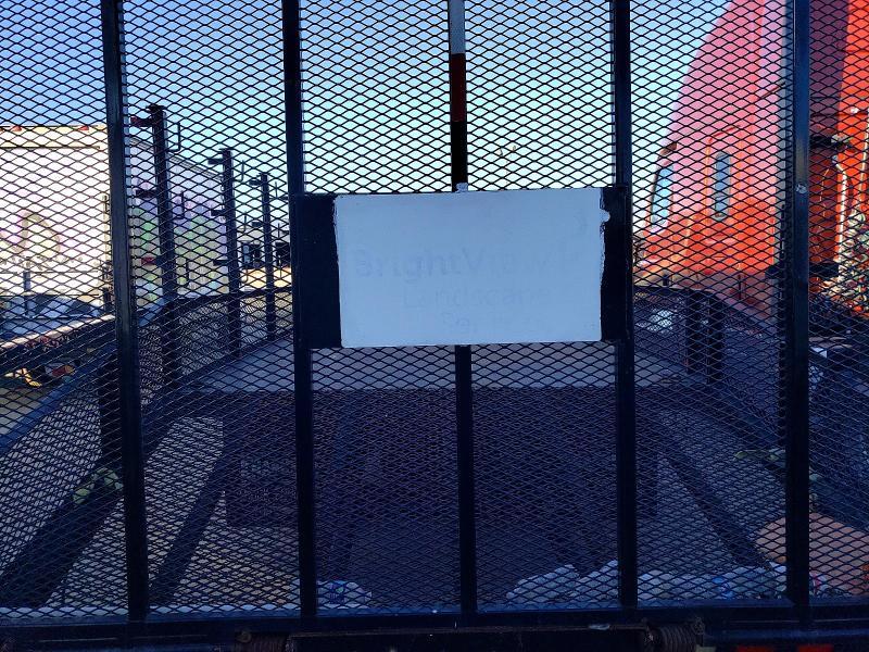 2009 Isuzu NPR Crew Cab Flatbed Truck