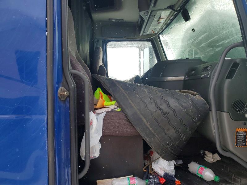 2019 Volvo VNR Semi Truck