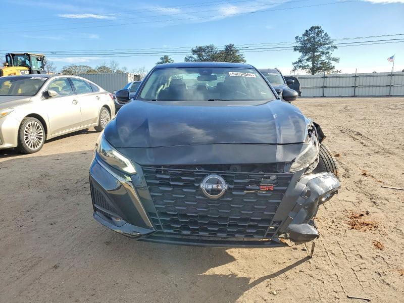 2024 Nissan Altima sr