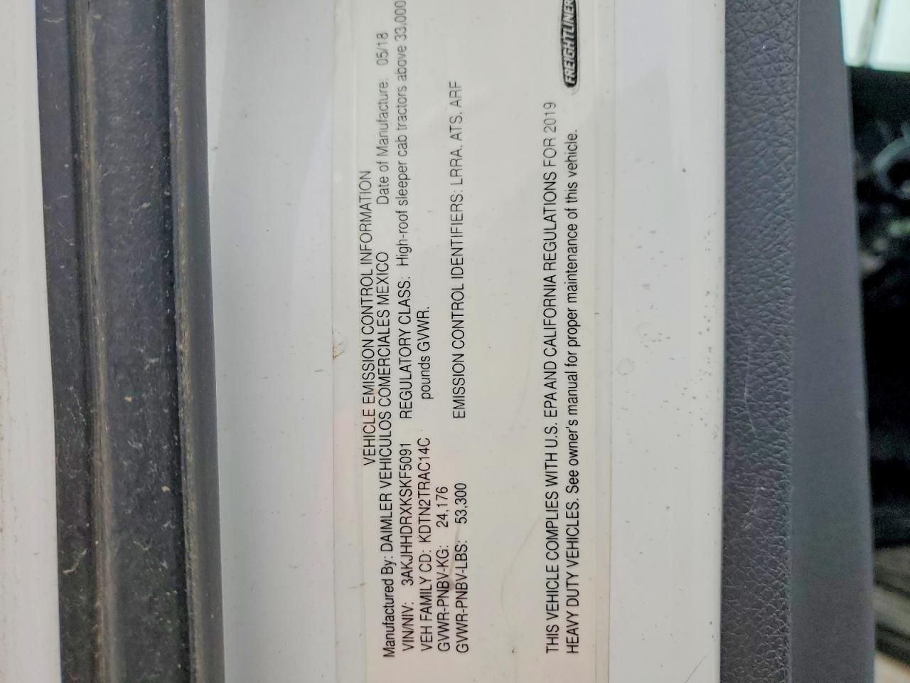 2019 Freightliner Cascadia 126 Semi Truck