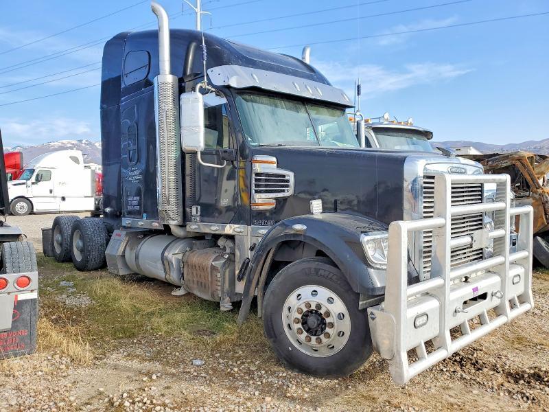 2020 Freigliner 2020 Freightliner 122SD Semi Truck