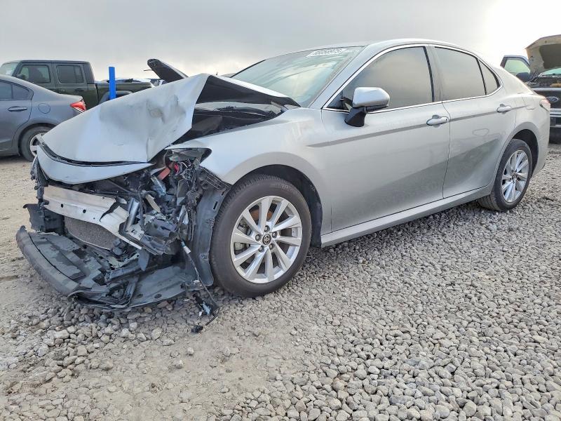 2024 Toyota Camry le