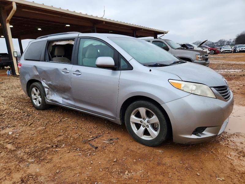 2011 Toyota Sienna le