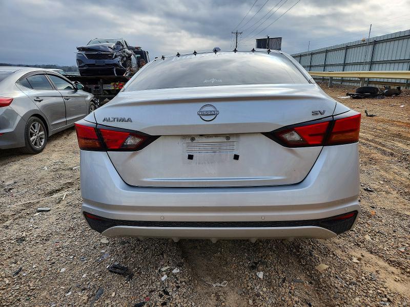 2023 Nissan Altima sv
