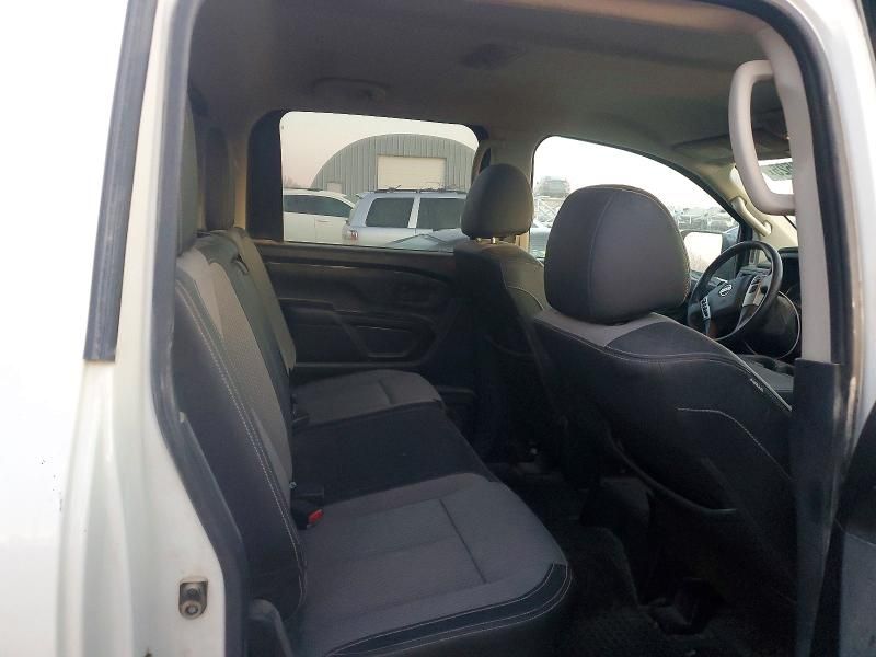 2021 Nissan Titan xd s