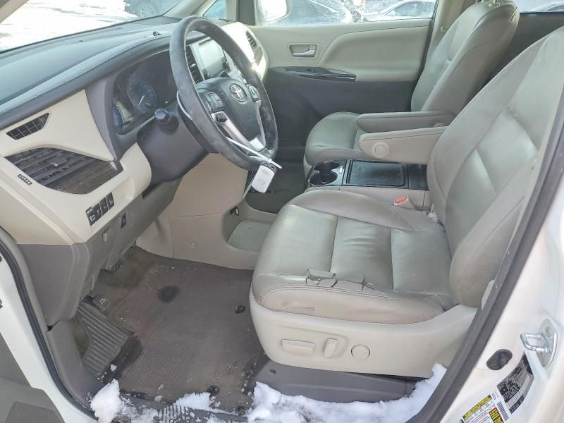 2016 Toyota Sienna xle