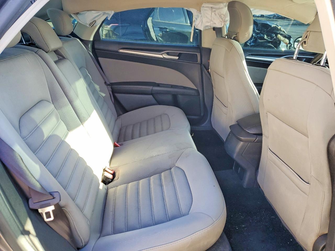 2013 Ford Fusion s