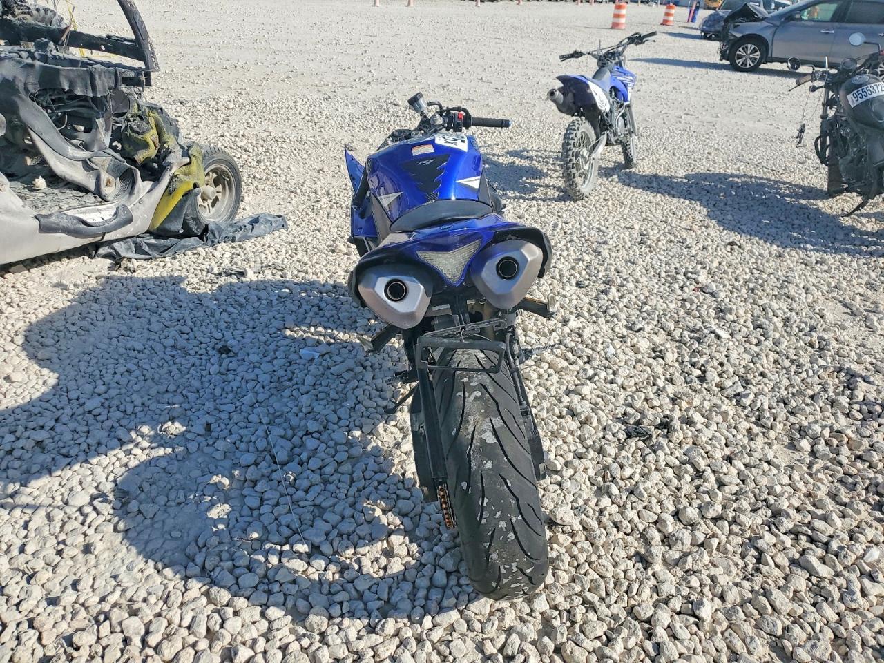 2013 Yama YZFR1