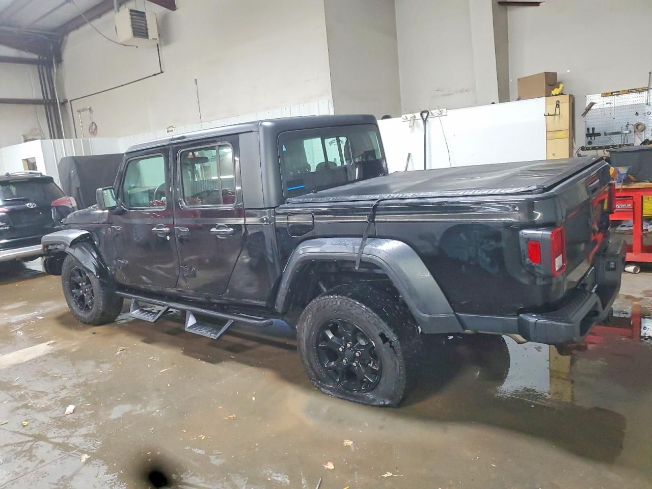 2023 Jeep Gladiator Sport