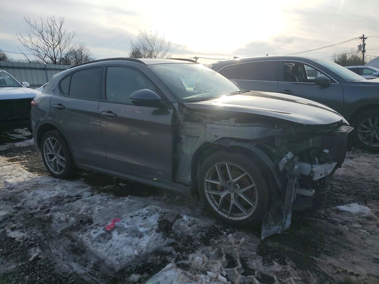 2018 Alfa Romeo Stelvio ti Sport