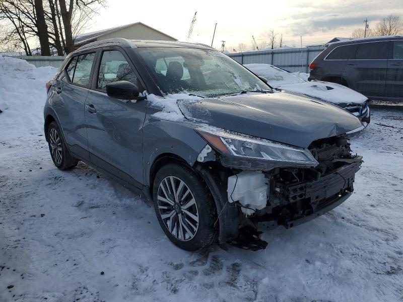 2023 Nissan Kicks sv