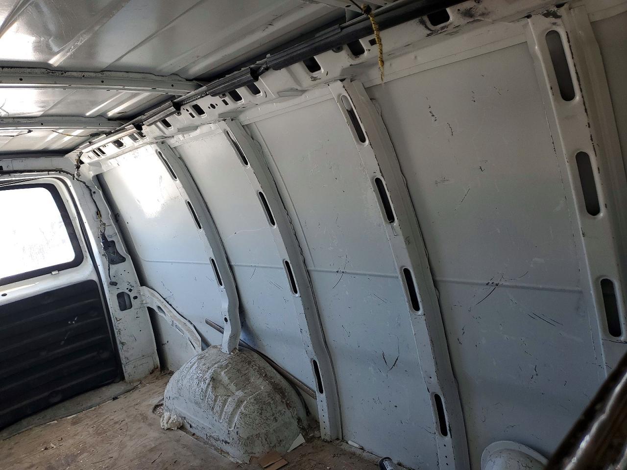 2012 Chev Express G1500