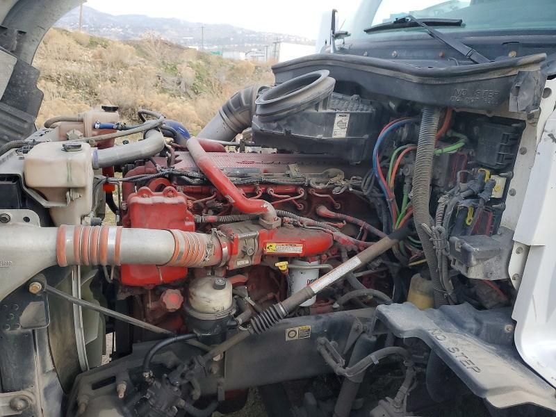 2014 Kenworth Construction T680