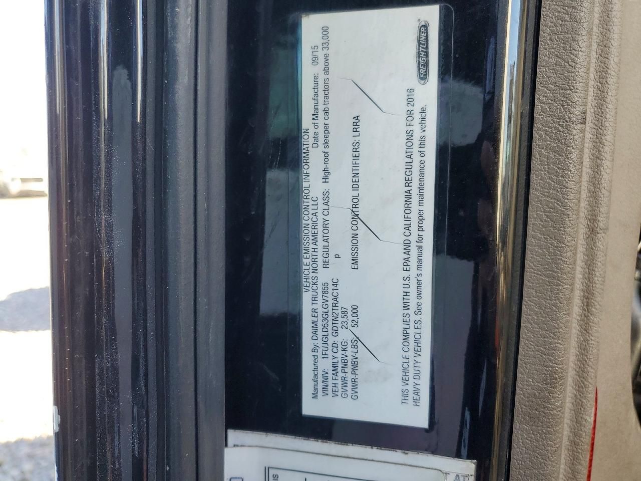 2016 Freightliner Cascadia 125 Semi Truck