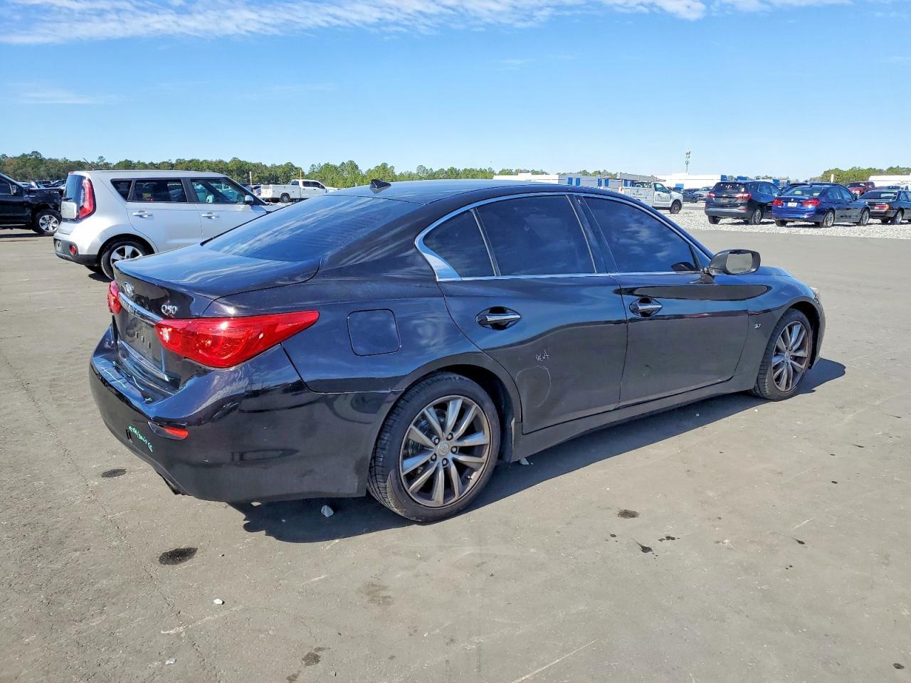 2014 Infiniti Q50 Premium
