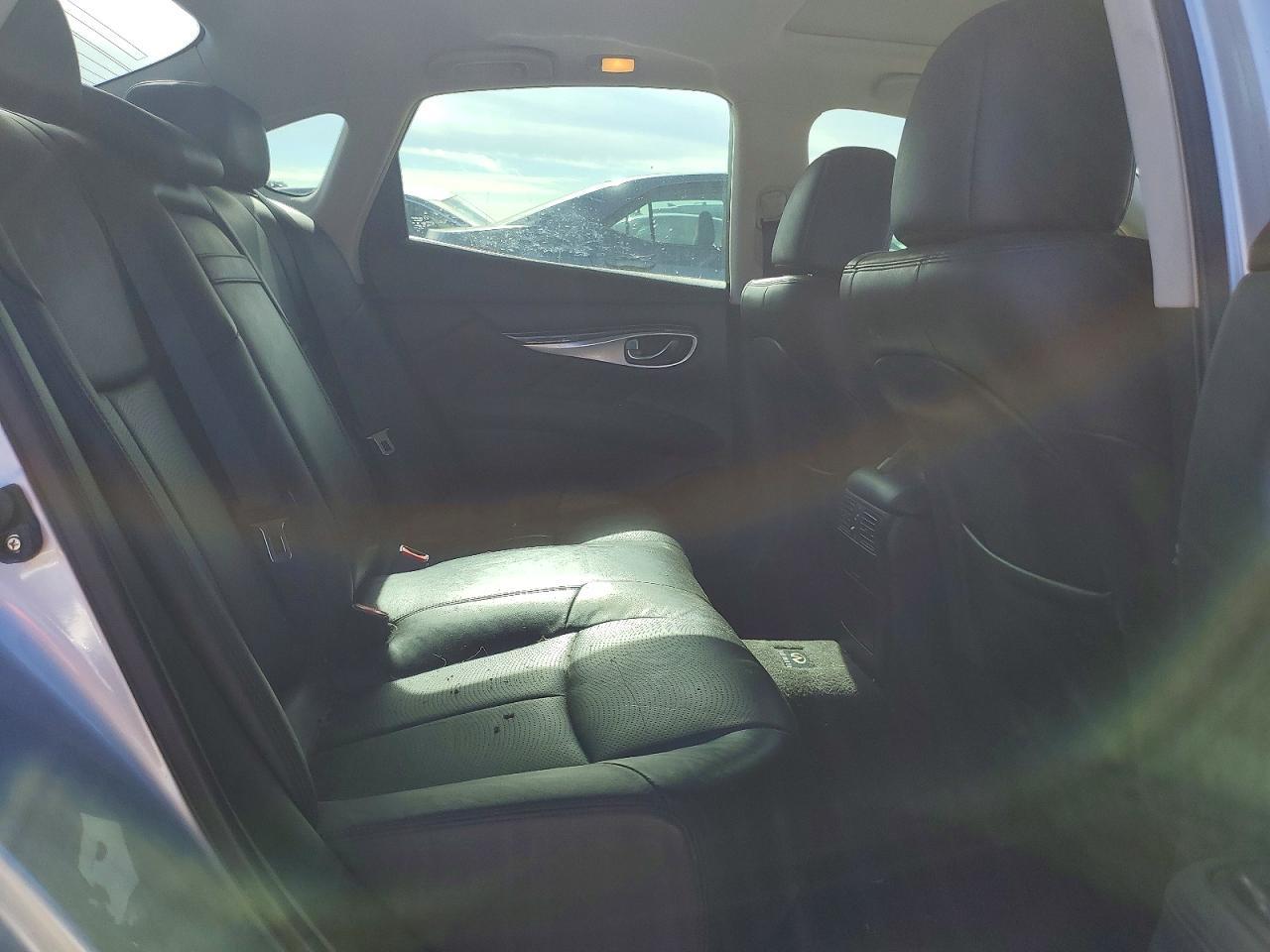 2013 Infiniti M37