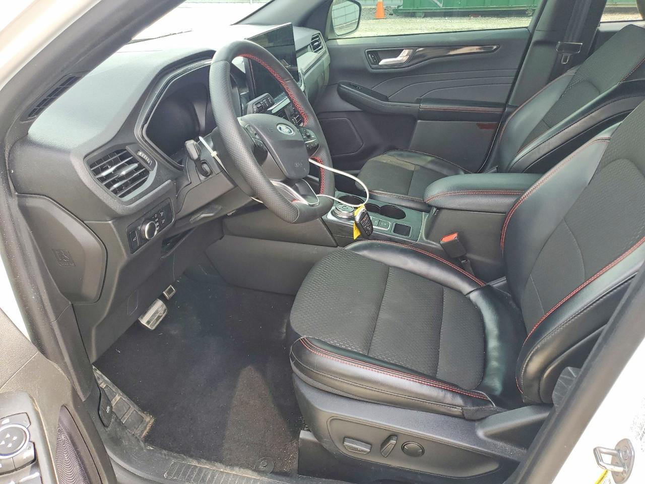 2024 Ford Escape st Line