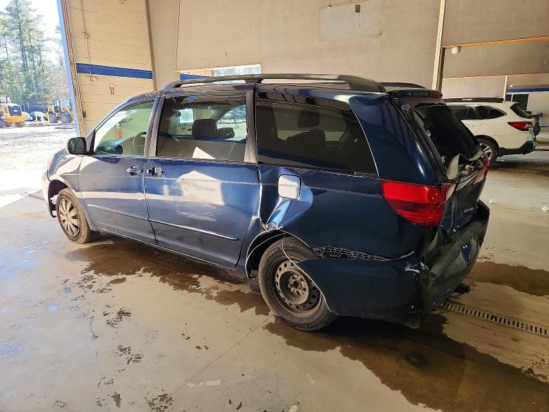 2004 Toyota Sienna ce