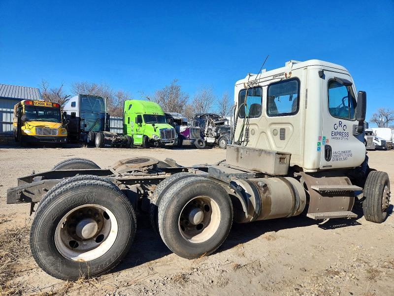 2012 Freigliner 2012 Freightliner Cascadia Semi Truck